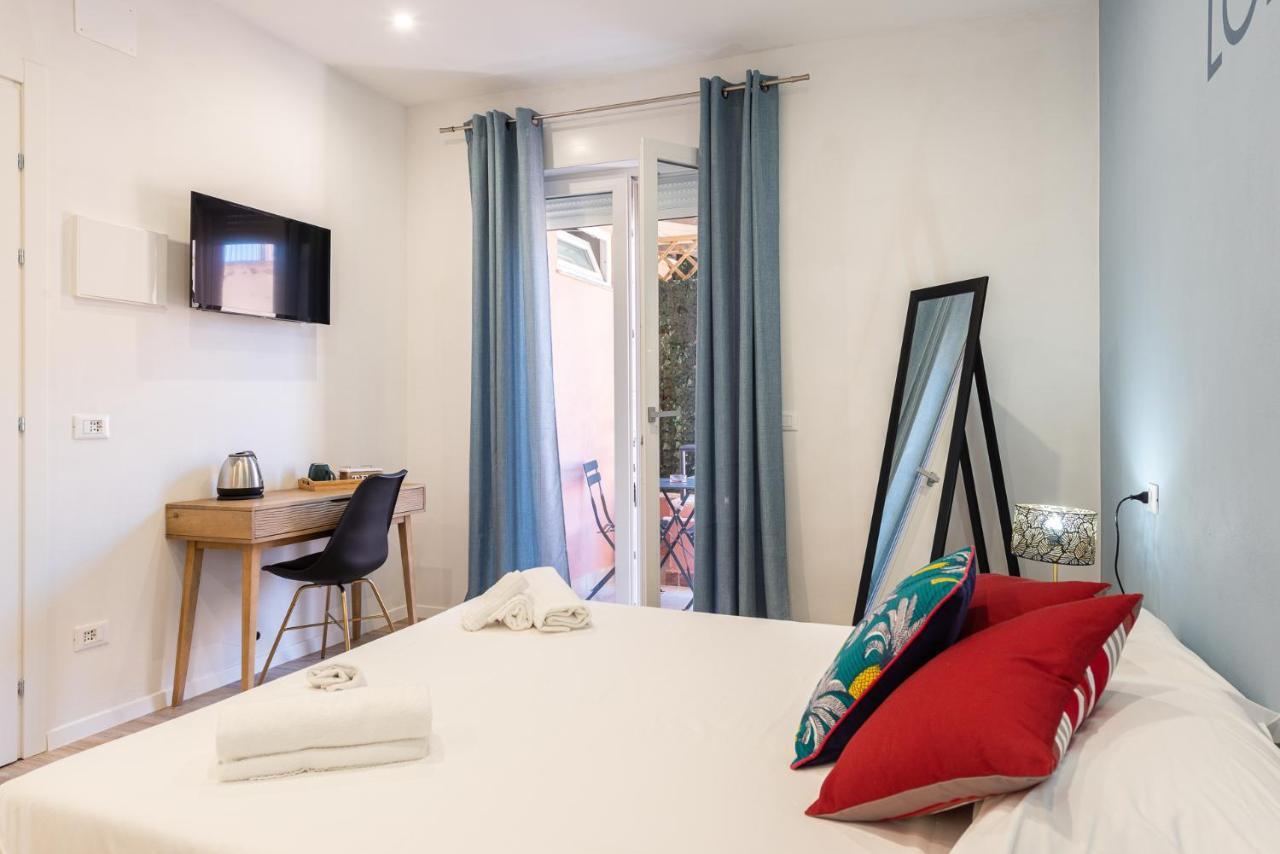 Interno12 *